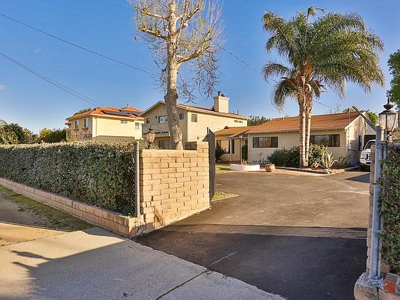 4th image of 23122 Victory Blvd
