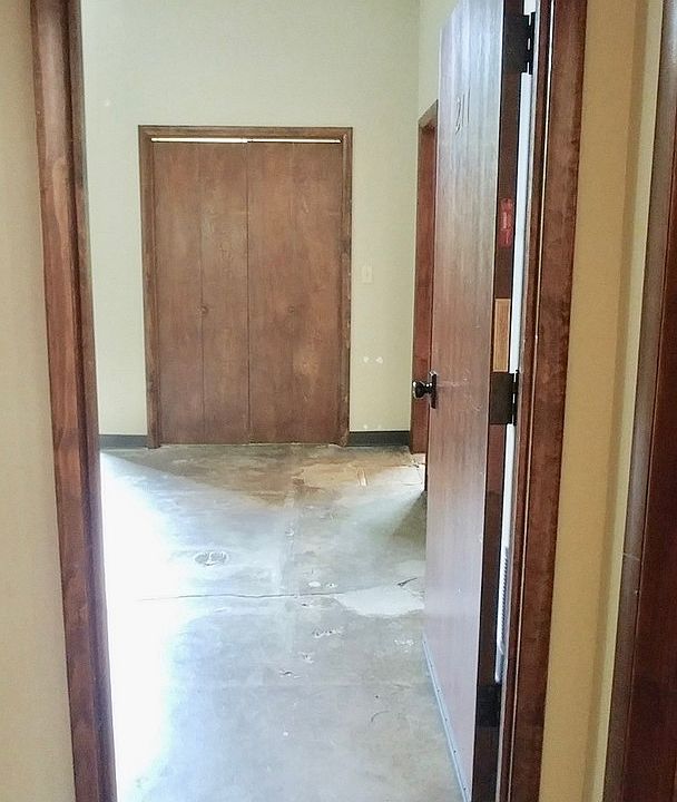1st image of 3003 E Kellogg Dr APT 211
