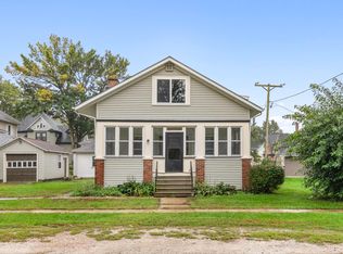 155 E Miller Ave, Hinckley, IL 60520