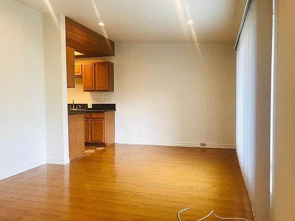5th image of 1432 Barry Ave APT 7