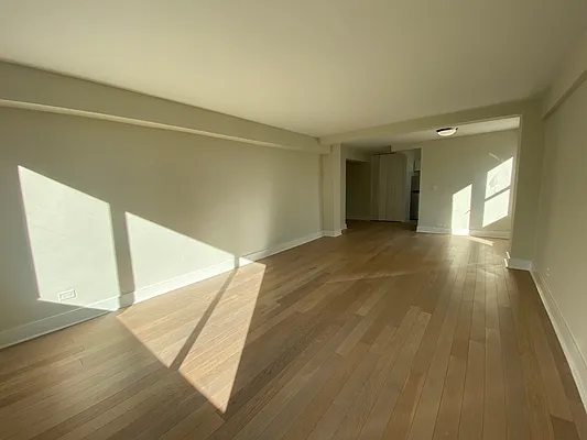 Rented by Stonehenge NYC LLC | media 19