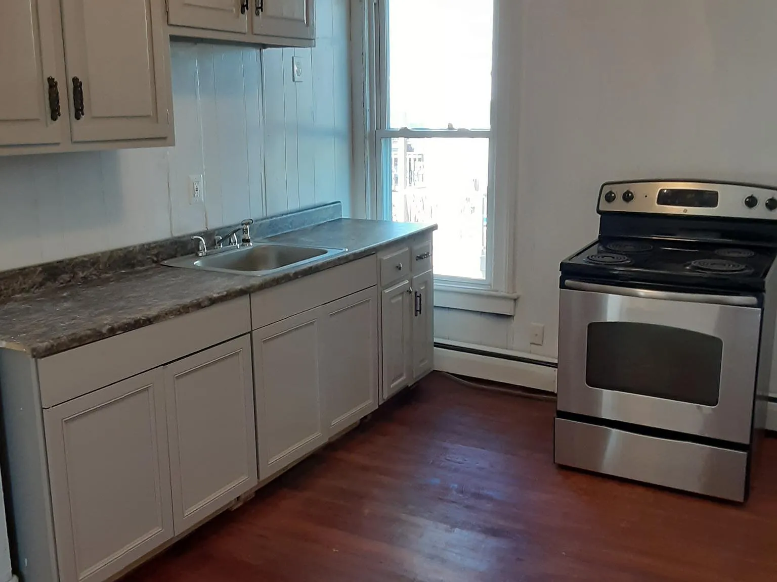 3 bed, 1.5 bath, 1200 sqft, $2,000 — Photo 4