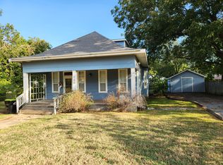 720 E 9th St, Ada, OK 74820