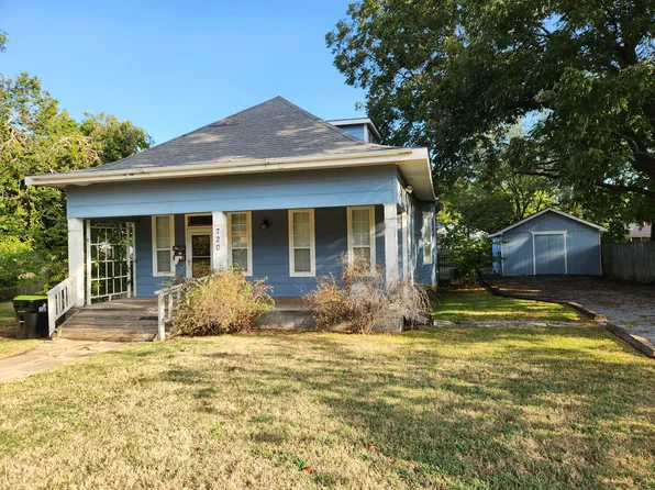 720 E 9th St, Ada, OK 74820