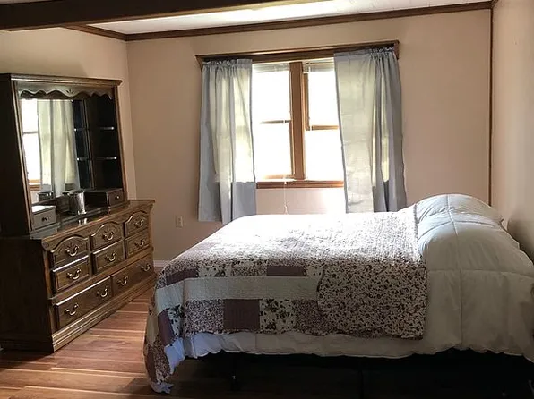 14 Blake Dr, Lincoln, ME 04457