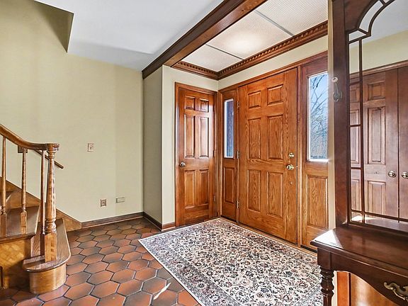 3rd image of 1615 Margaret Ln