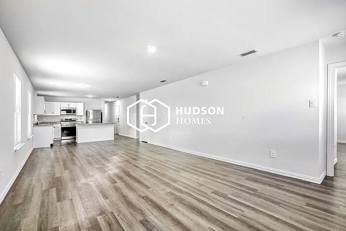 3 bed, 2.0 bath, 1571 sqft, $1,475 — Photo 4