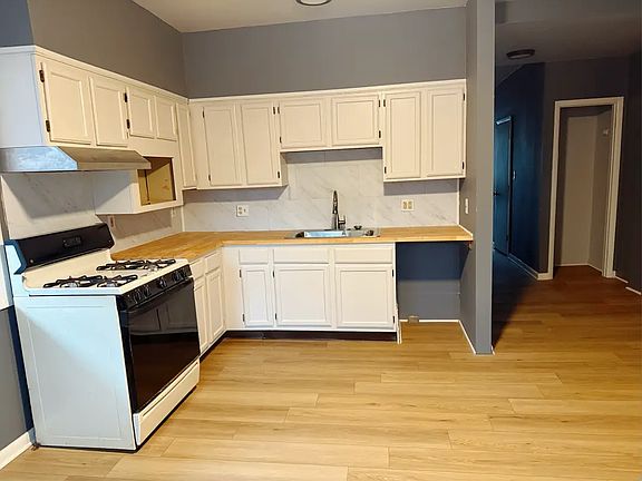 5th image of 2148 Green St #B