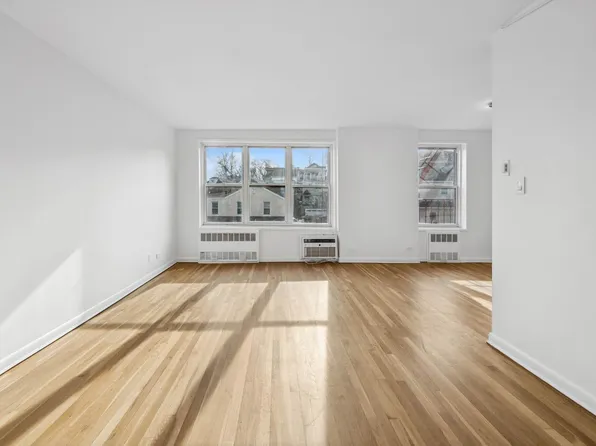 5730 Mosholu Avenue image 1 of 9