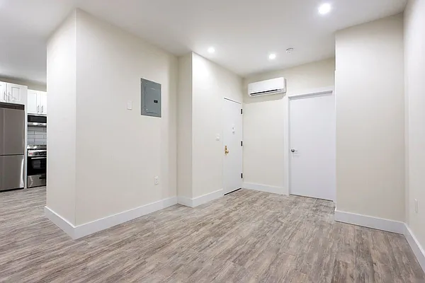 Rented by Bold New York | media 11