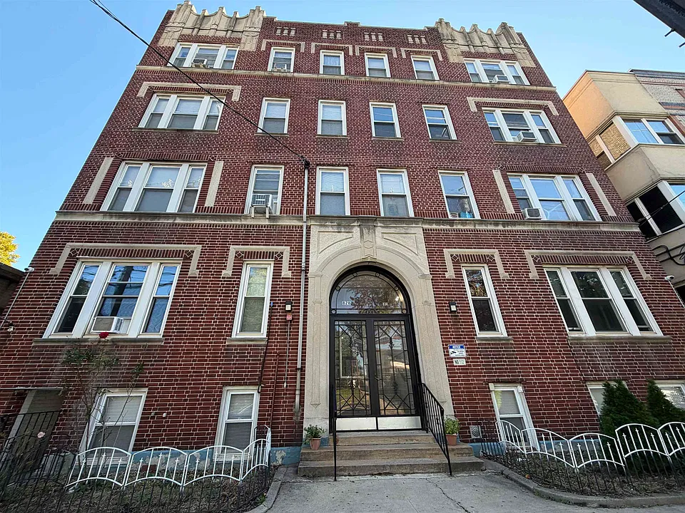 830 Avenue C #304