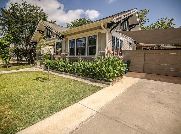 4th image of 1037 W Craig Pl