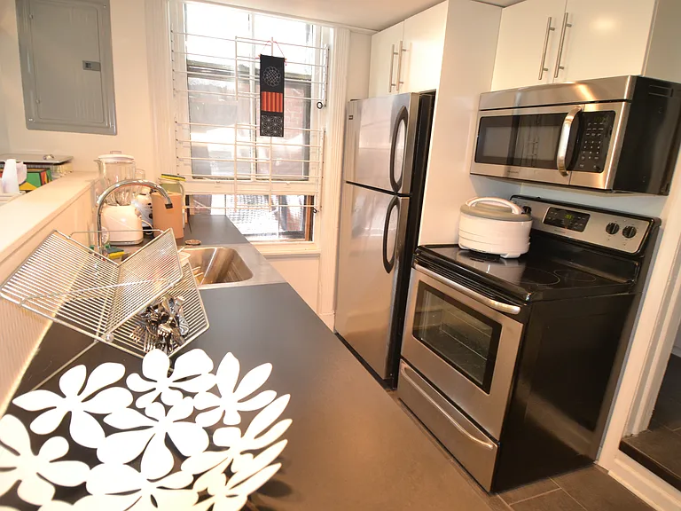 2310 Delancey St — Photo 6