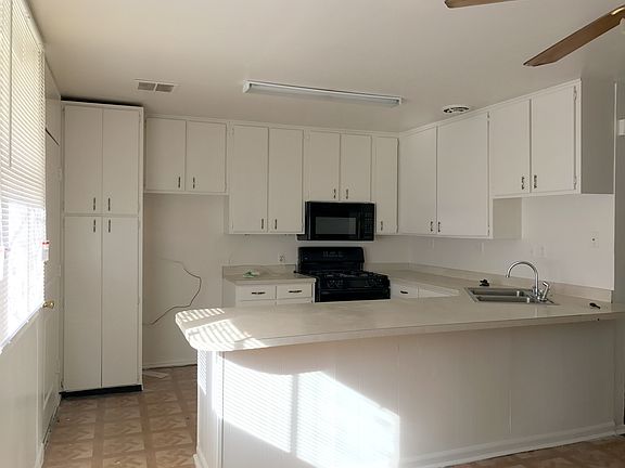 5th image of 610 Hillcrest Dr