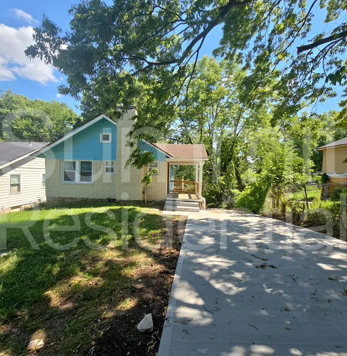 5011 E 39th Ter