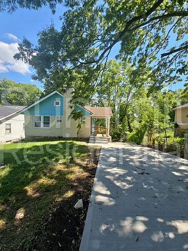 5011 E 39th Ter Photo 1 5011 E 39th Ter Photo 1