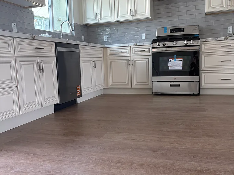 2641 Elden Ave #A — Photo 2