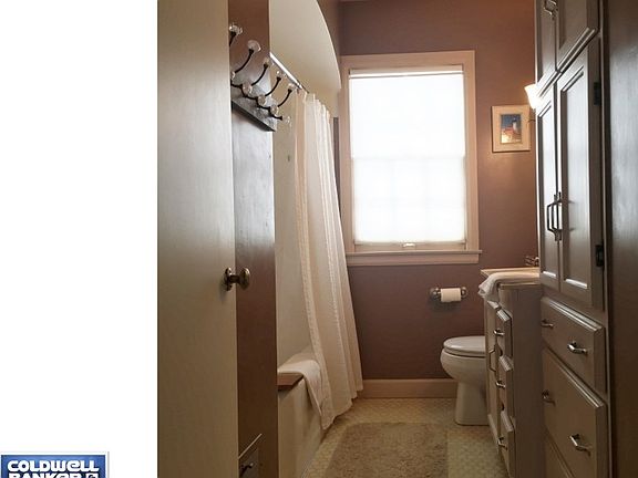 bathroom built-ins and arch