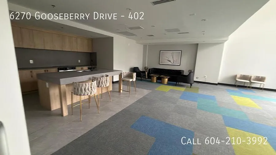 Brand New Condo At Park & Maven — Photo 4
