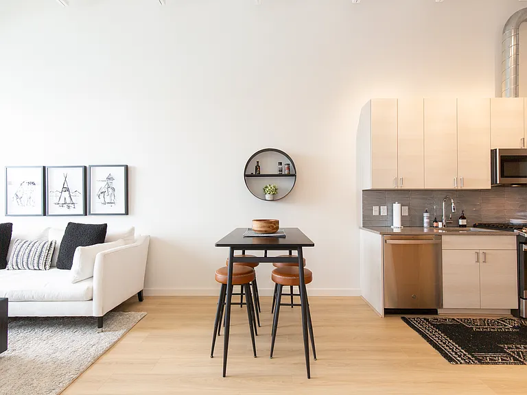 515 W Aspen St #301 — Photo 5