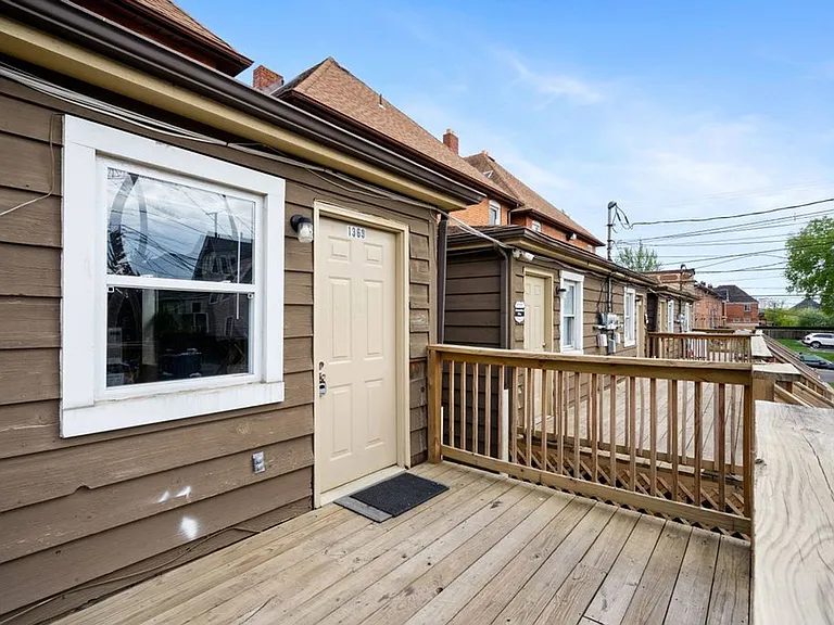 1369 Indianola Ave — Photo 35