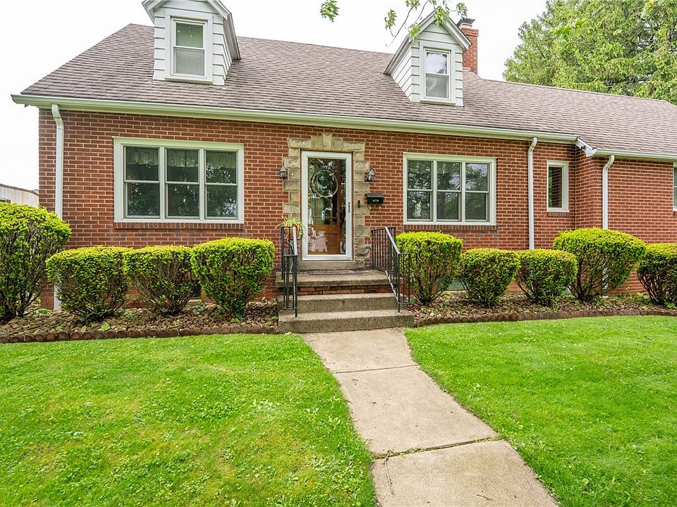 1st image of 806 Lehmer St