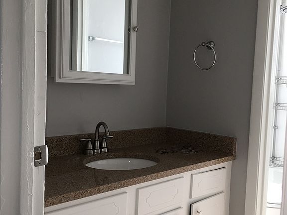 4th image of 10302 S Komensky Ave #6