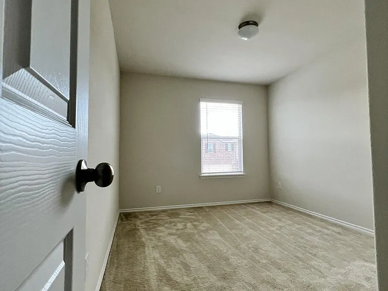 902 Feldspar Way — Photo 15