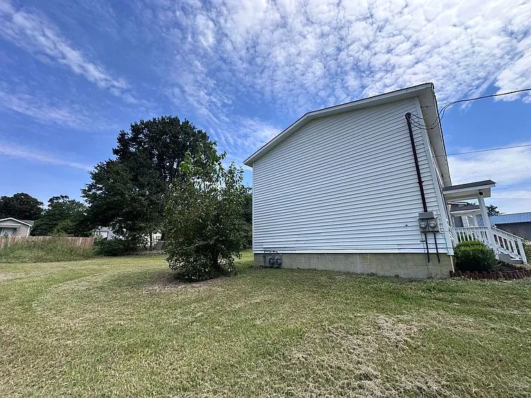 1124 Weston St — Photo 16