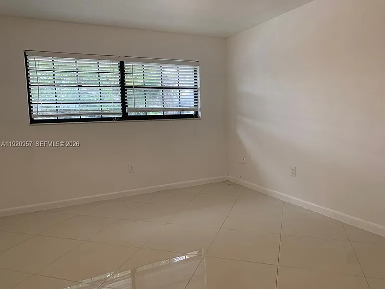907 NE 199th St #204 — Photo 10