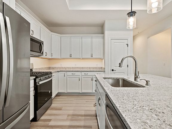 4th image of 150 Village Ln
