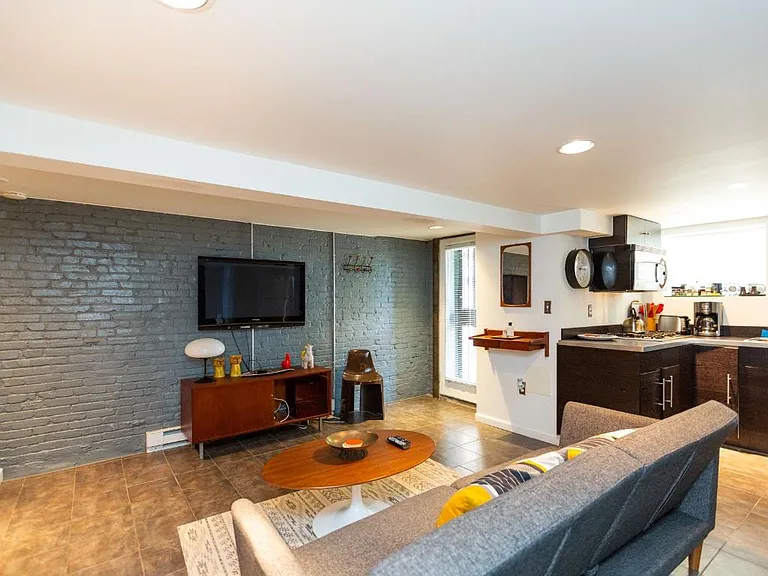 619 P St NW — Photo 32