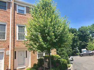 87 Marjorie Ct, Manhasset, NY 11030