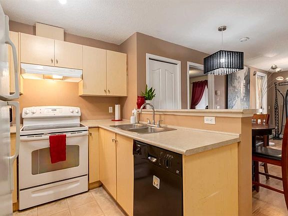 3rd image of 8 W Bridlecrest Dr SW #2128