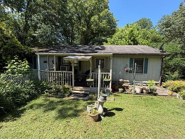 1st image of 392 Melissa Dr