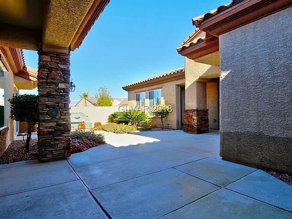 3rd image of 2047 Cambridge Springs Dr
