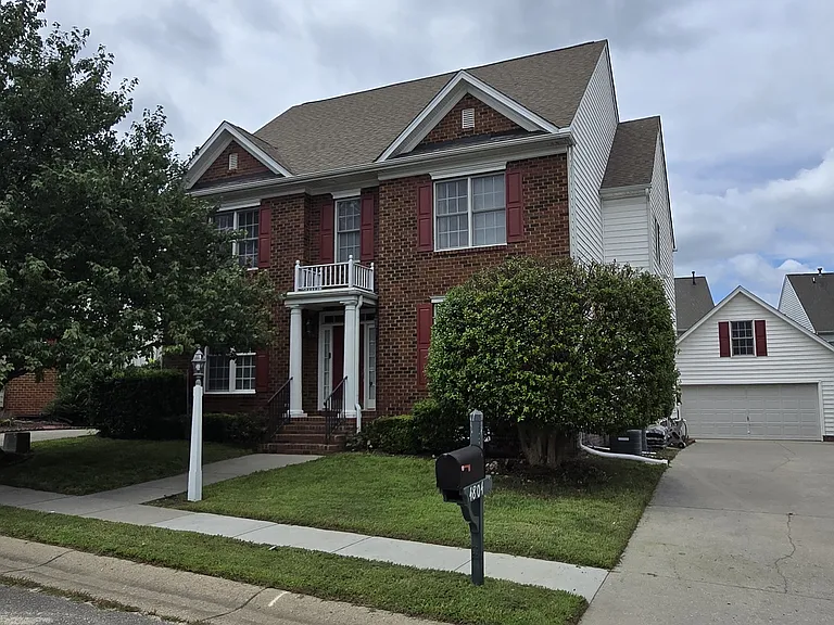 4804 Coachmans Landing Ct — Photo 1