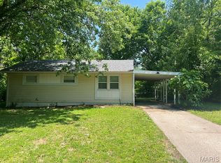 127 Ben Nevis Rd, Saint Louis, MO 63137