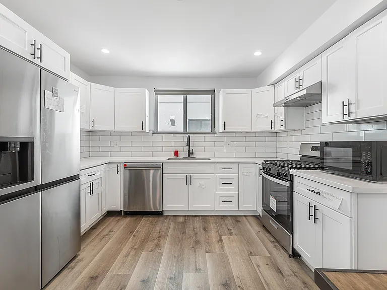 1508 W 30th St #1 — Photo 19