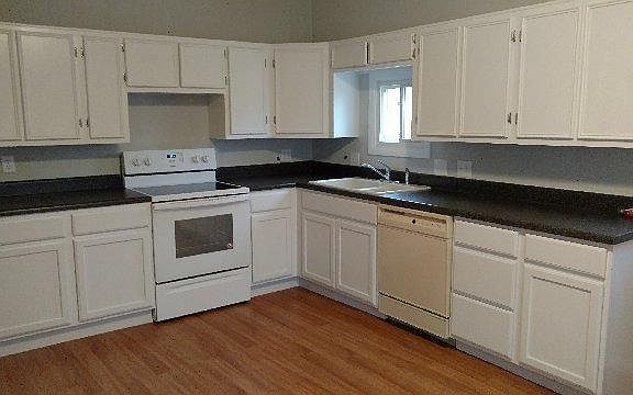 2nd image of 502 NE 4th St