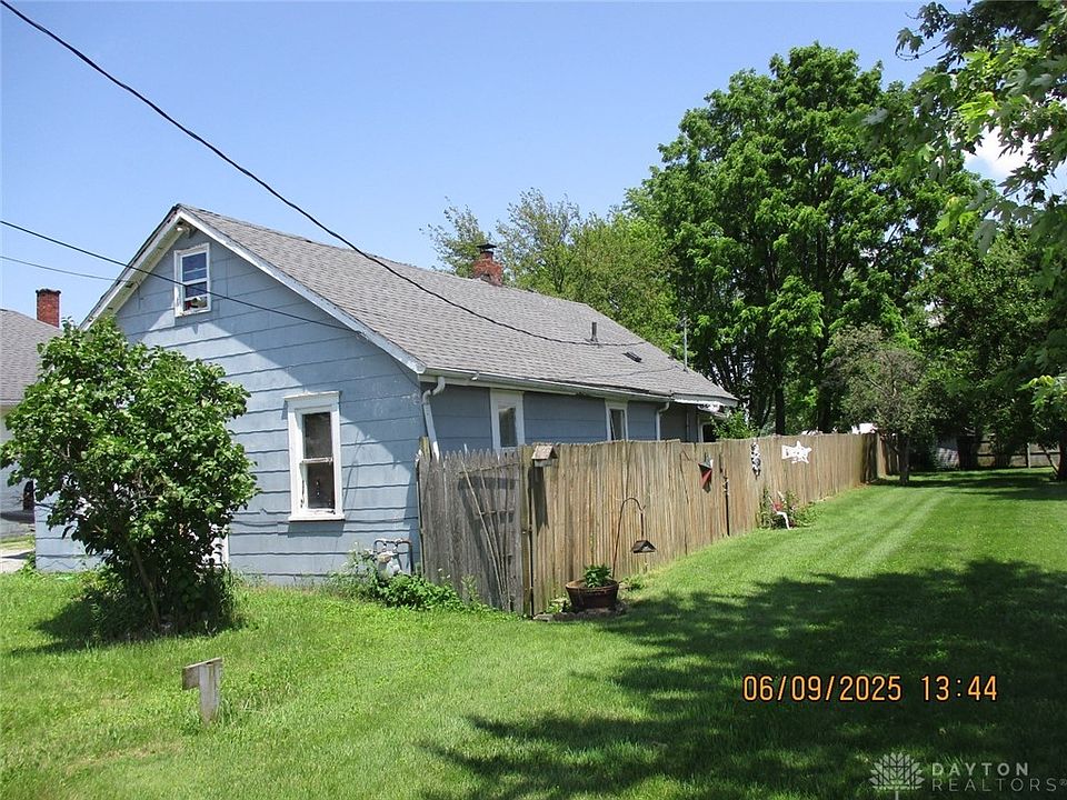 2nd image of 1209 Gordon St
