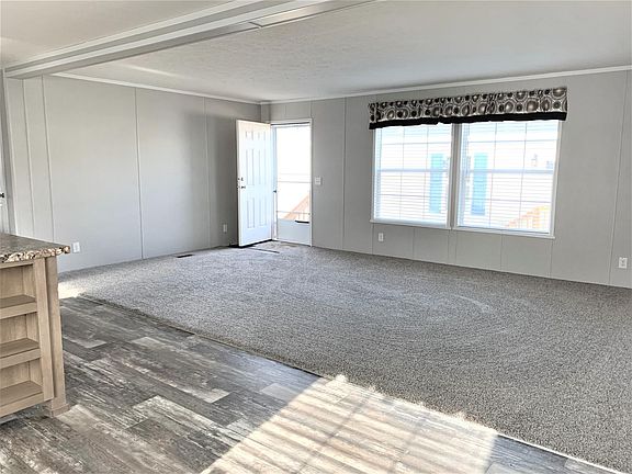 3rd image of 6566 Stratford Dr