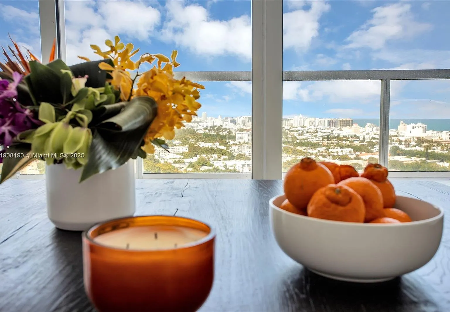 Icon Condo — Photo 3