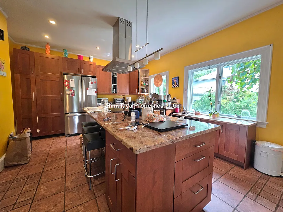 47 Barnard Ave #1