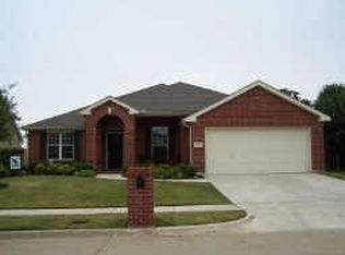 2320 Point Star Dr, Arlington, TX 76001