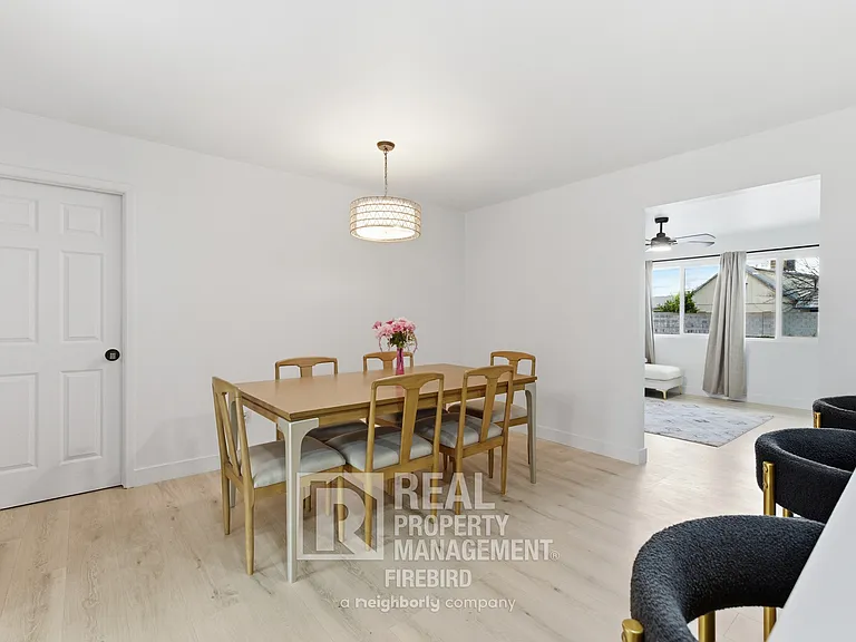 4112 S Grandview Ave — Photo 5