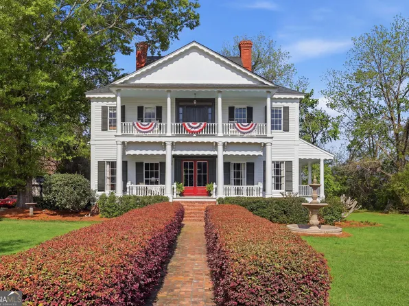 8075 Lakeview Rd, Statesboro, GA 30461