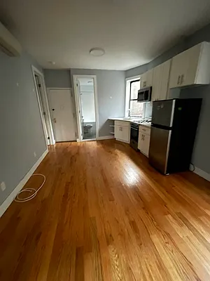 Rented by Lang Realty LLC | media 8