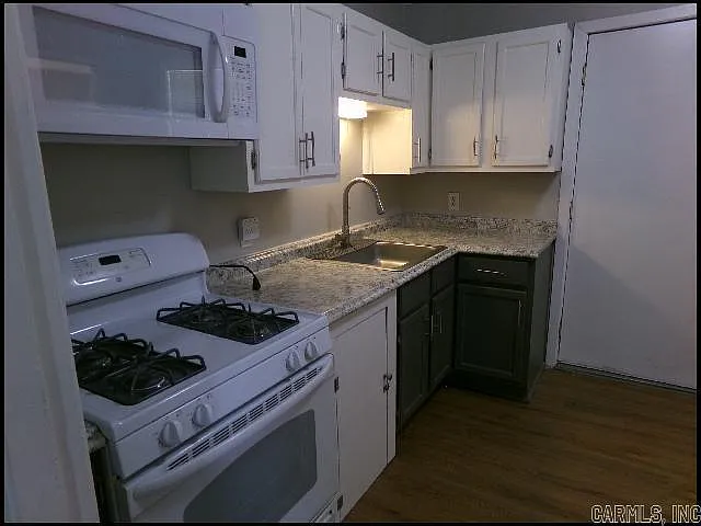 2107 Muldrow Dr — Photo 7