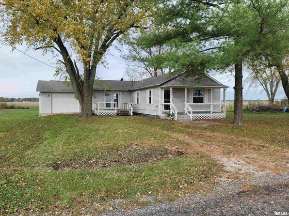 517 Dewolf St, Odin, IL 62870